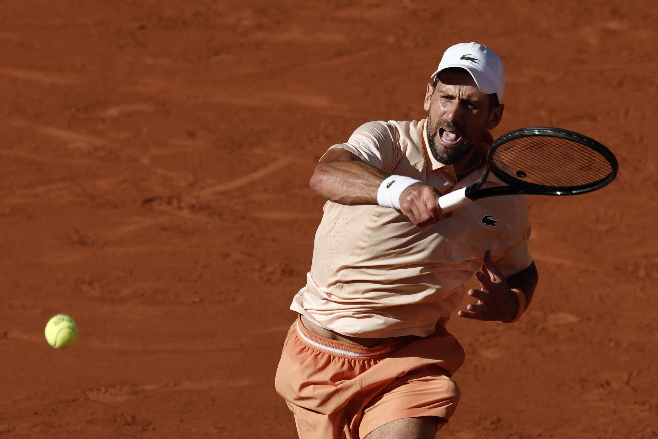 Djokovic vence Royer, avança à 3ª rodada de Roland Garros e quebra novo recorde
