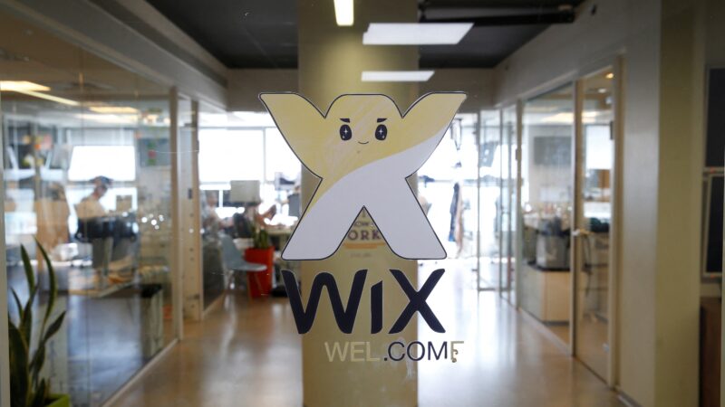 Empresa de sites Wix anuncia demissão de mil funcionários e cita avanço da inteligência artificial