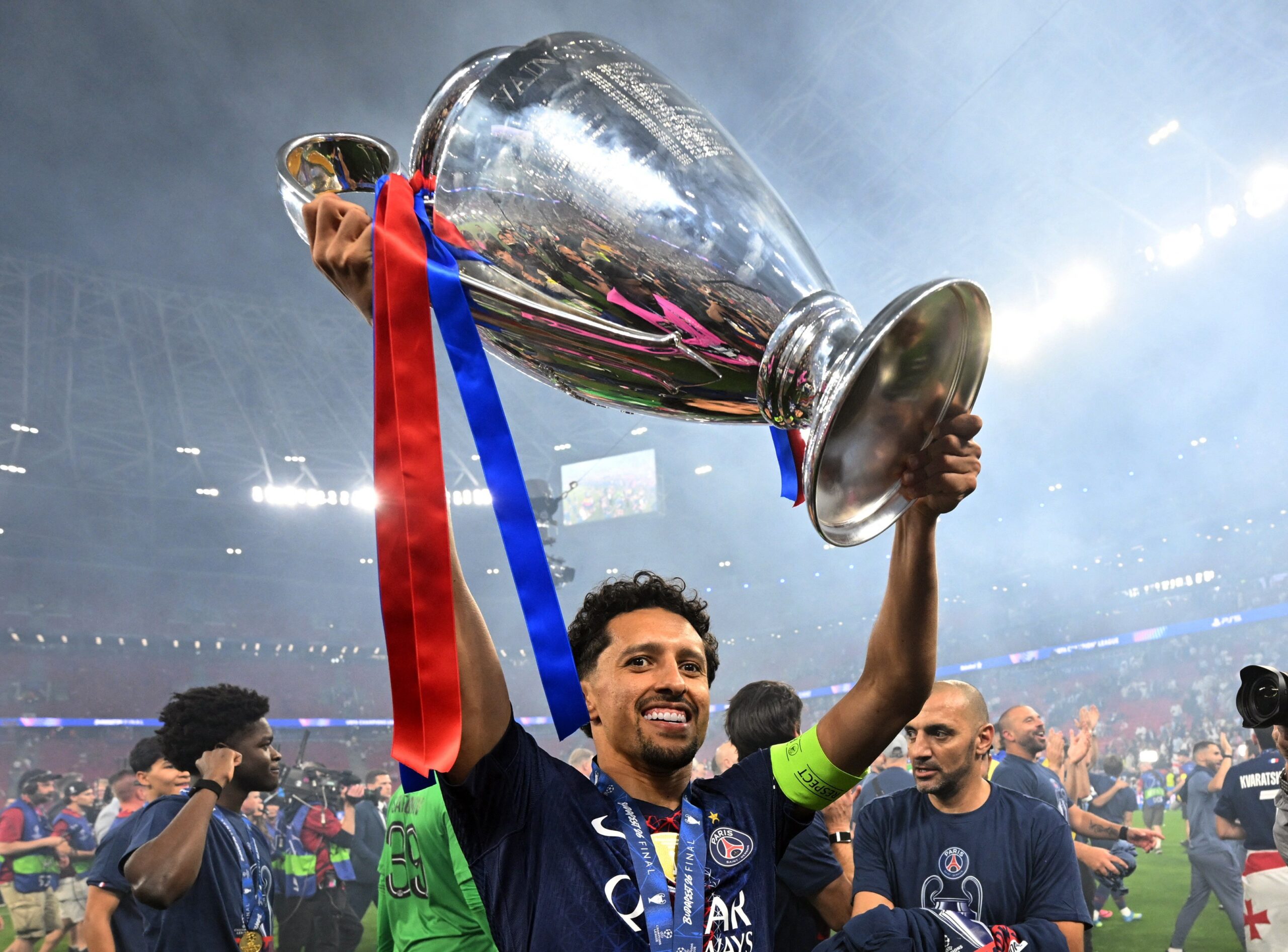 Marquinhos pode ser 2º capitão da história a ganhar Copa do Mundo e Champions no mesmo ano