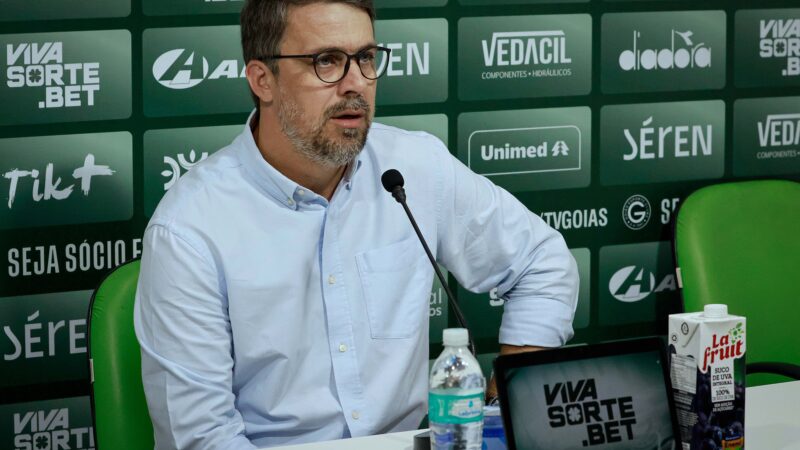 Diretor de futebol diz que Goiás está com salário atrasado: “Temos coisas pendentes”