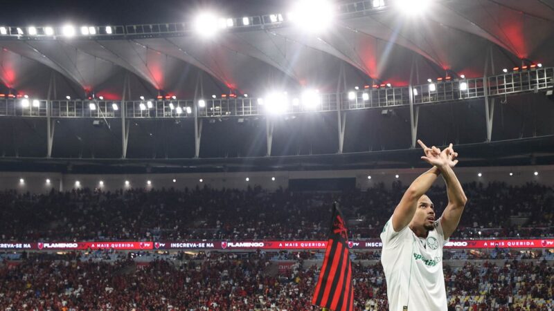 Paulinho, do Palmeiras, é denunciado por comemoração de gol contra o Flamengo