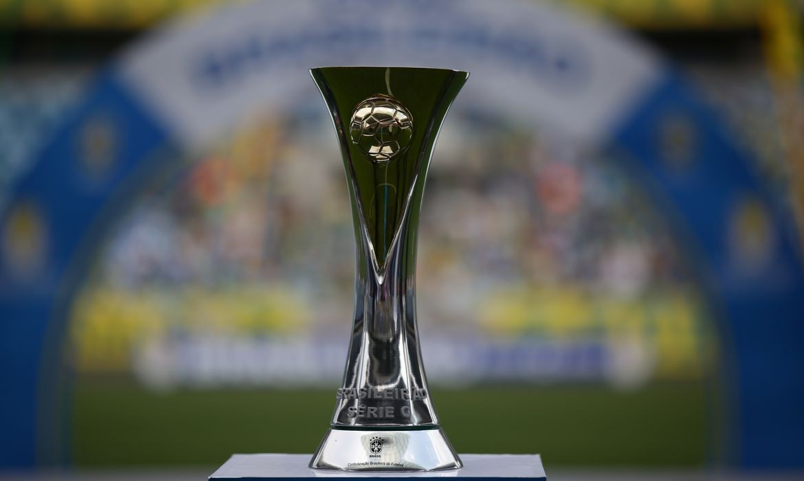 CBF marca dois jogos da Série C para o mesmo dia da estreia do Brasil na Copa