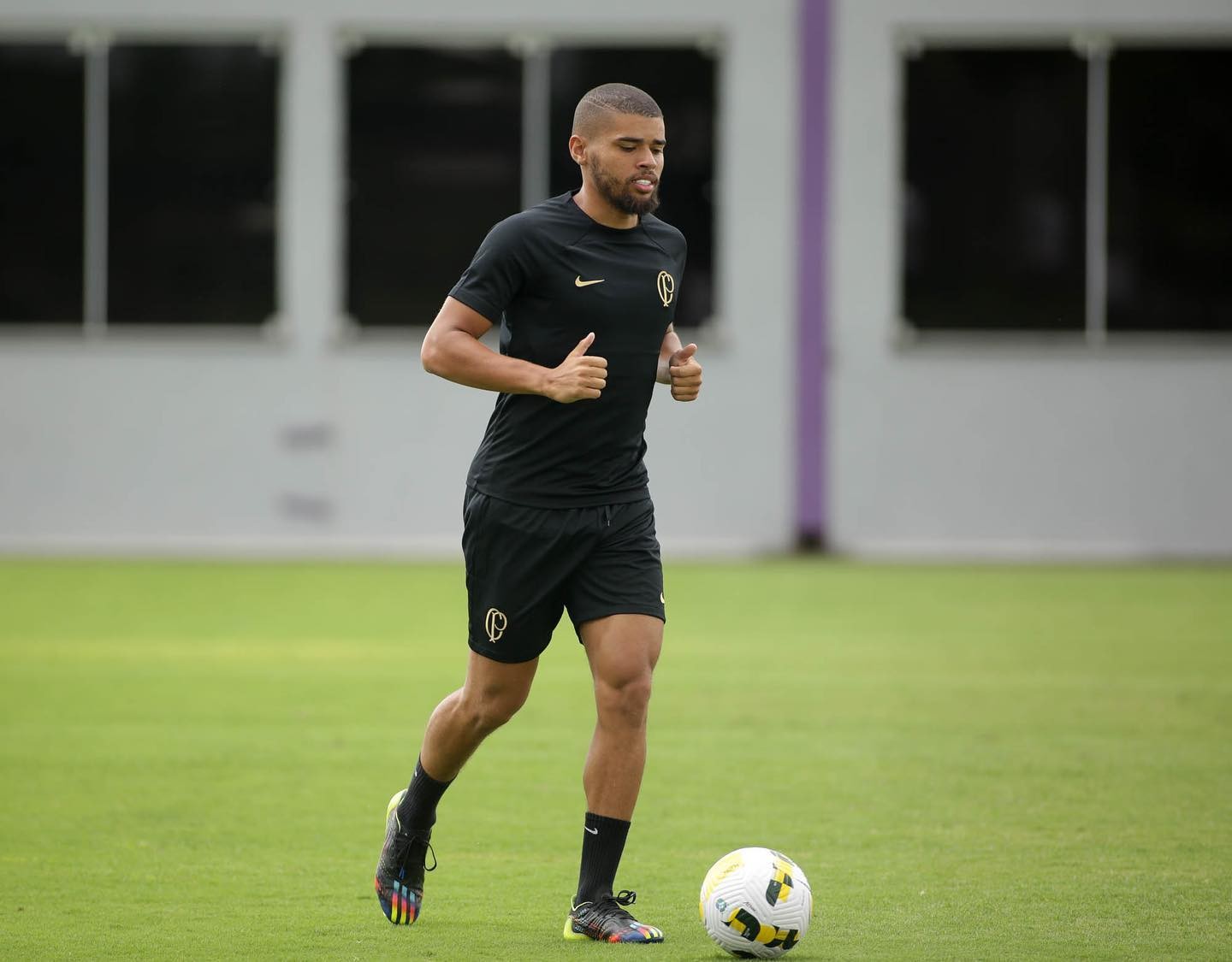 Corinthians é condenado a pagar mais de R$ 3 milhões a ex-lateral que se aposentou aos 23 anos
