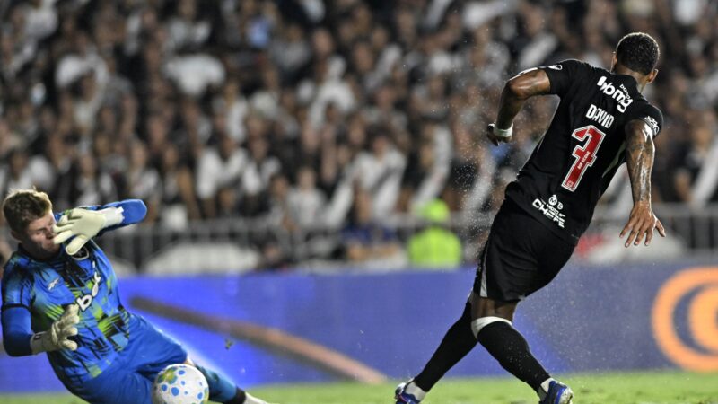 Centroavantes do Vasco vivem jejum de quase dois meses no Brasileirão