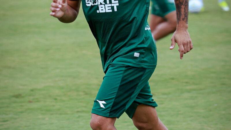 Goiás ganha confiança após clássico e terá retornos importantes contra o Cruzeiro