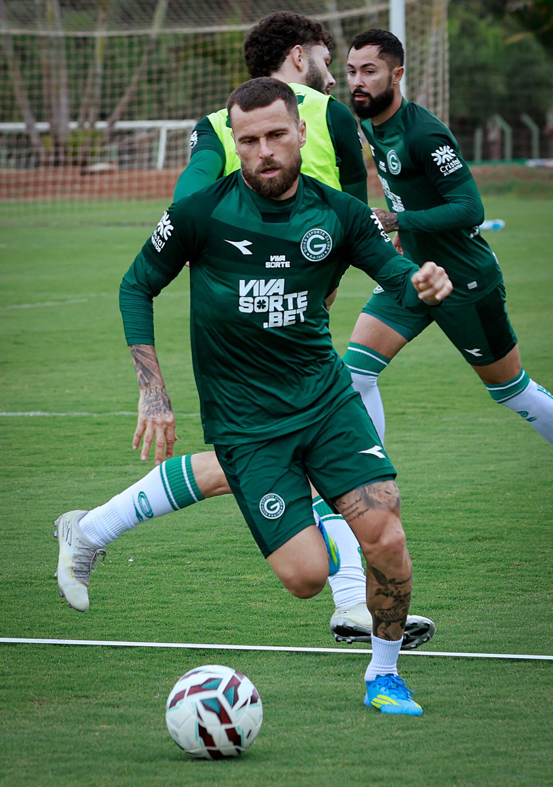 Goiás tem as voltas de Ramon Menezes e Lucas Lima para jogo contra o Avaí