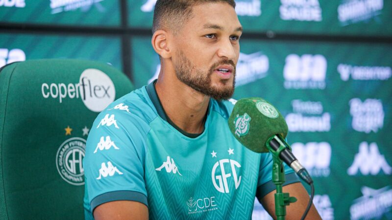 Zagueiro, volante ou lateral? Raphael Rodrigues vira coringa e recupera espaço no Guarani