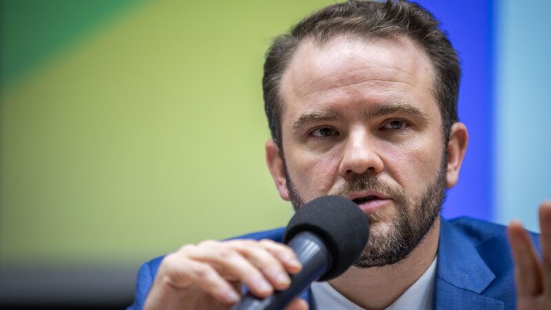 Taxa das blusinhas: ministro da Fazenda admite que fim do imposto está sendo discutido