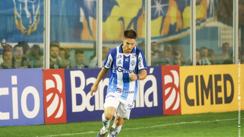 Após marcar um dos gols da vitória do Paysandu, Caio Mello brinca: “Nem olhei para o gol”