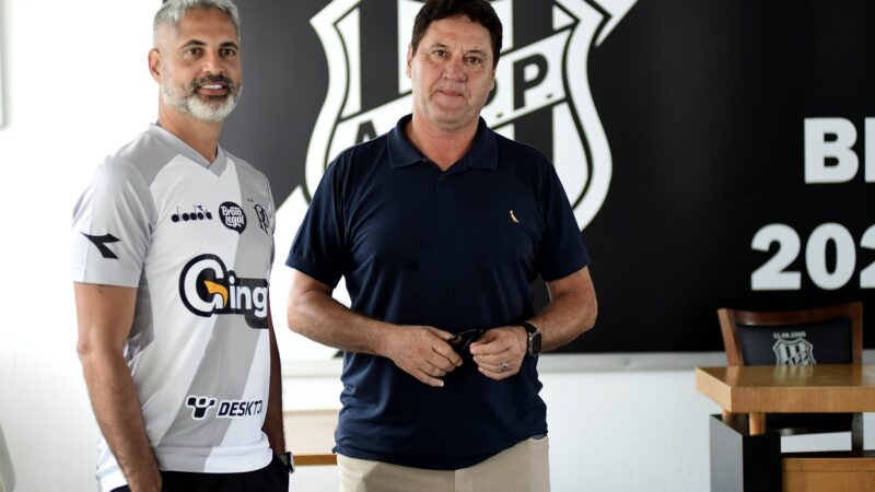 Sem oficializar saída de Rodrigo Santana, Ponte inicia busca por novo técnico; veja nomes
