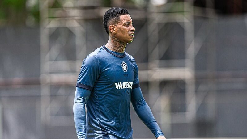 Alef Manga projeta “guerra” contra o Palmeiras e busca gol de presente para a mãe