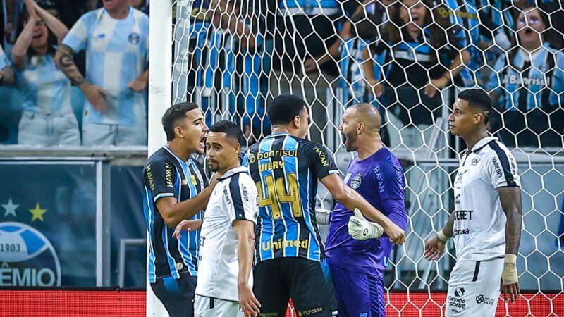 Grêmio completa cinco jogos sem sofrer gols e consolida defesa antes de enfrentar o Flamengo