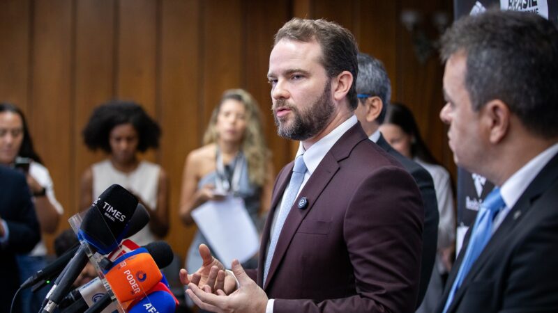 ‘Sou o primeiro a topar’ discussão de imposto sobre ultrarricos no G7, diz Durigan em Paris