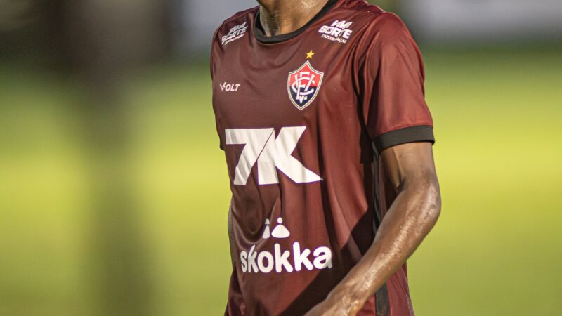 Anderson Pato passa por cirurgia no joelho e desfalca o Vitória até o fim de julho