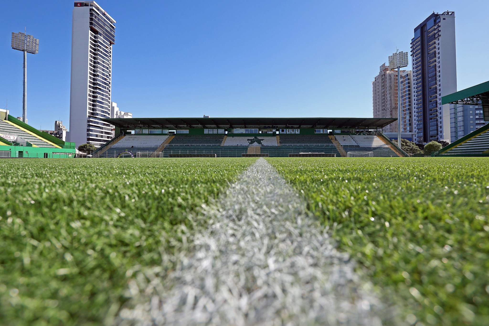 Chapecoense x Bragantino: onde assistir ao vivo, horário e escalações
