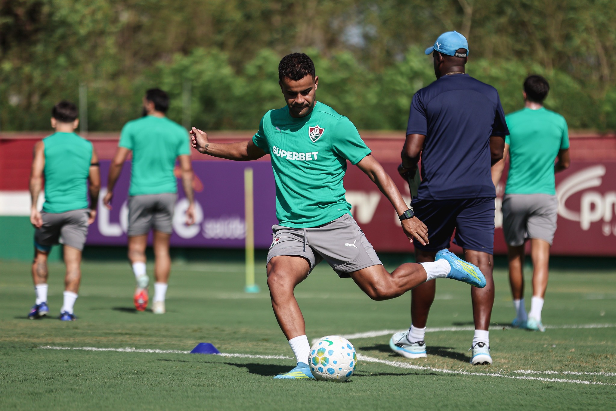 Alisson desfalca o Fluminense contra o Bolívar; veja os relacionados