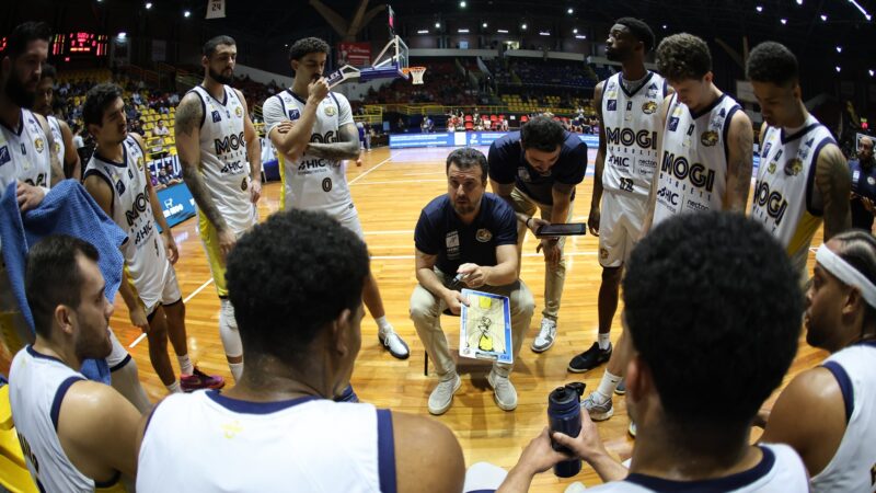 Penna valoriza entrega do Mogi após empate na série das quartas do NBB e alerta: “Barriga vazia”