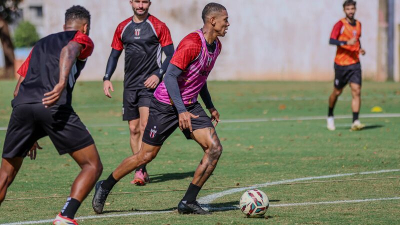Botafogo-SP abre semana na expectativa de novidades no ataque