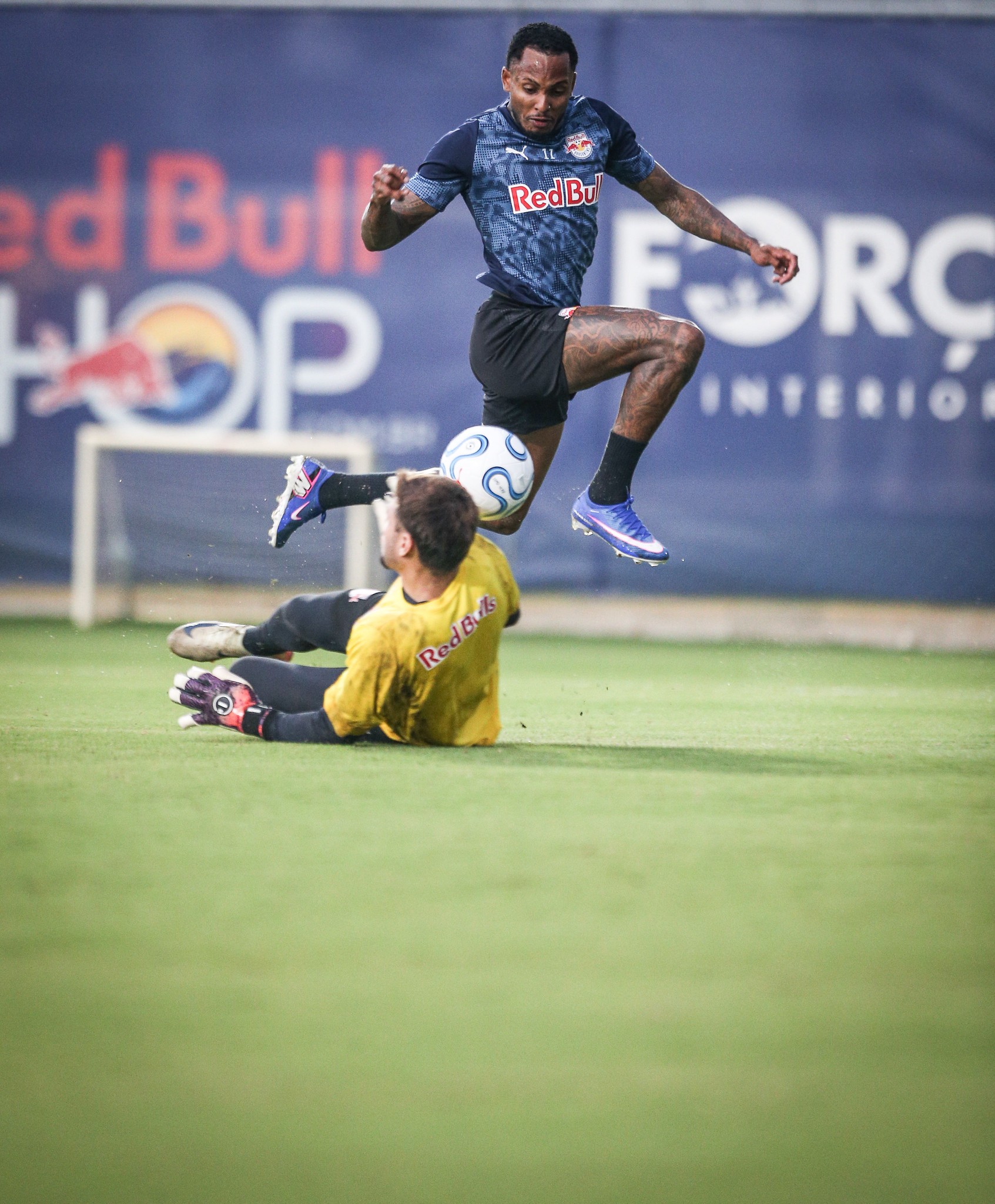 Bragantino faz treino tático e encerra preparação para enfrentar o Mirassol