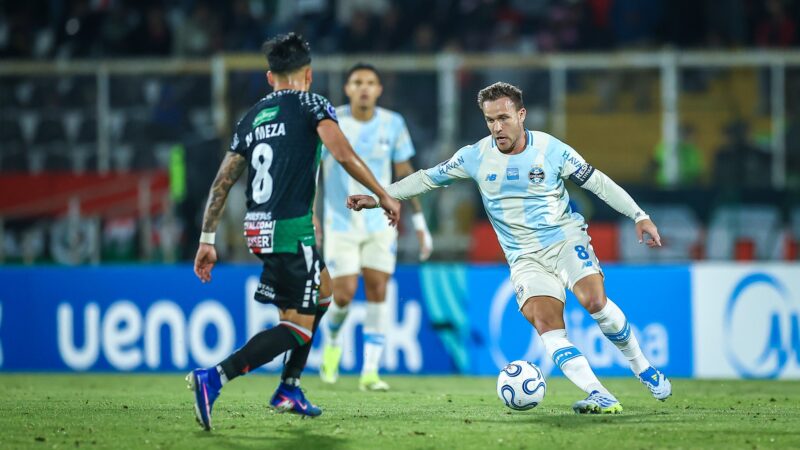 Arthur de volta? Veja quando o volante poderá atuar pelo Grêmio