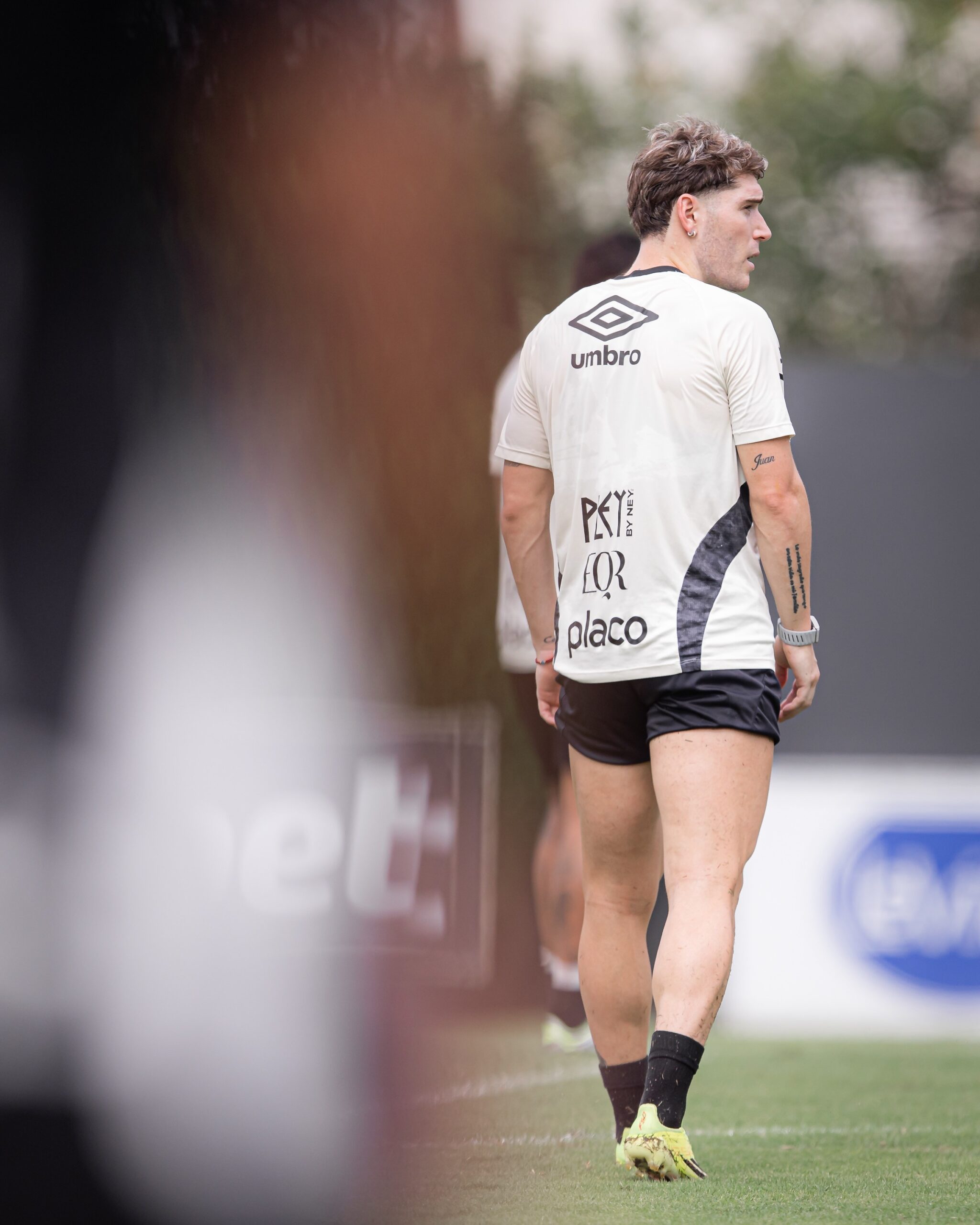 Rollheiser turbina números no Santos, cresce sob comando de Cuca e vira esperança sem Neymar