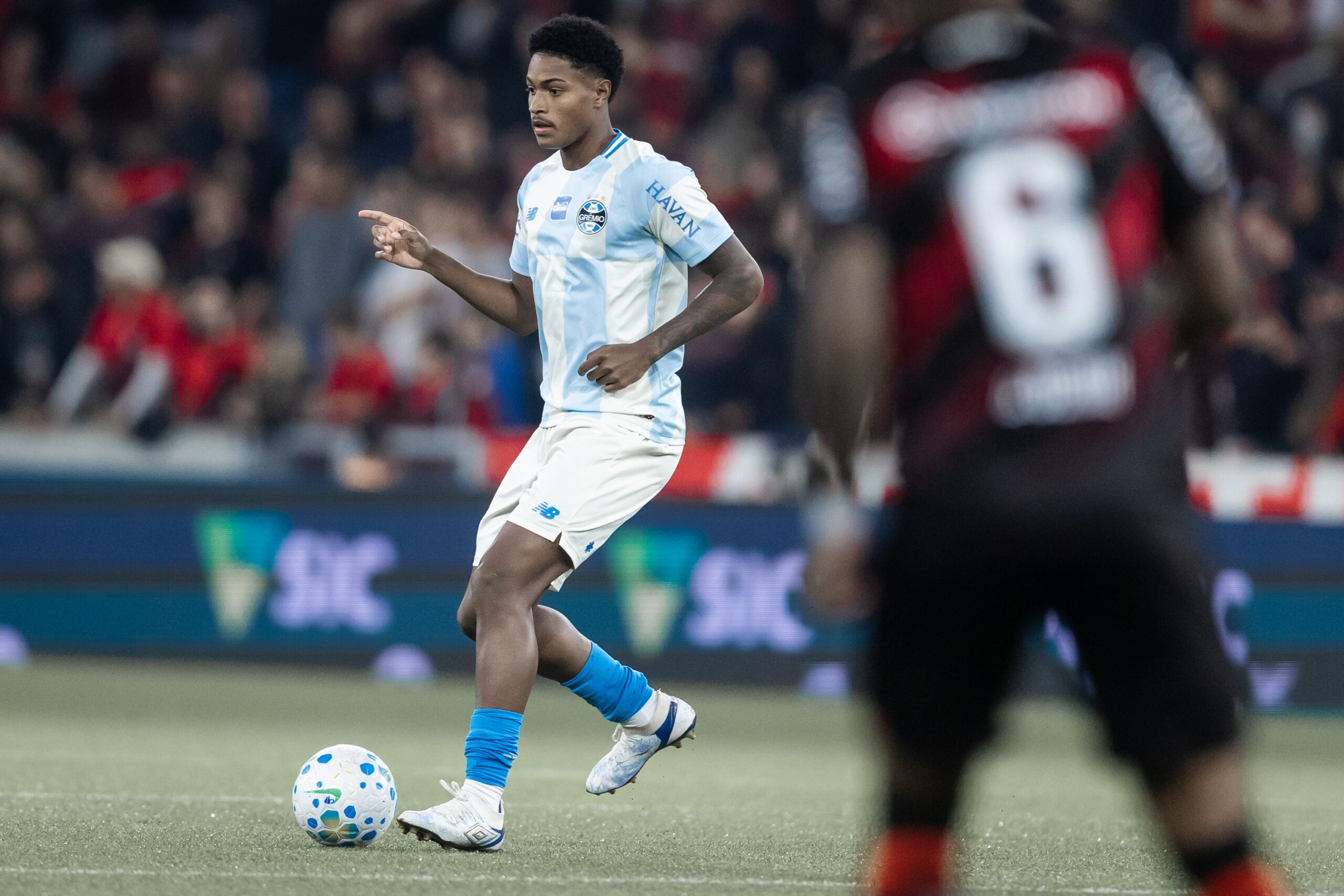 Já sem Arthur, Grêmio deve perder outro volante e tem desfalque de Riquelme