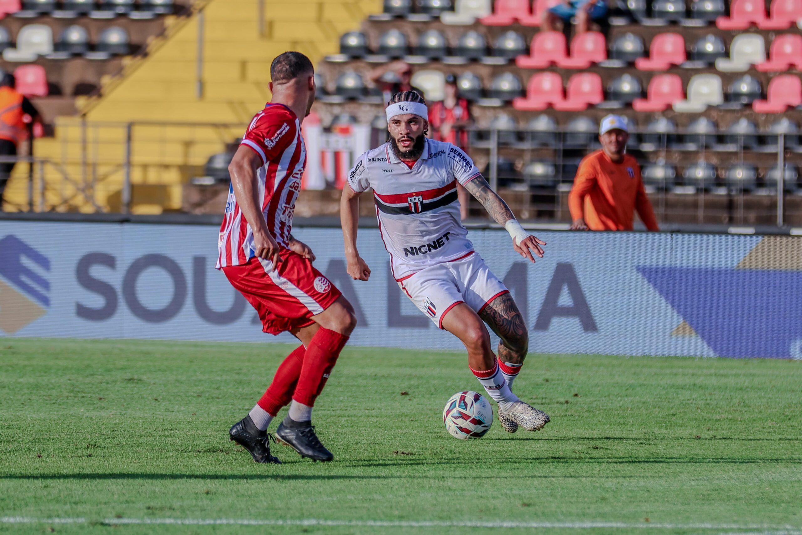 Tencati reconhece má fase do ataque do Botafogo-SP, mas ameniza pressão sobre Luizão