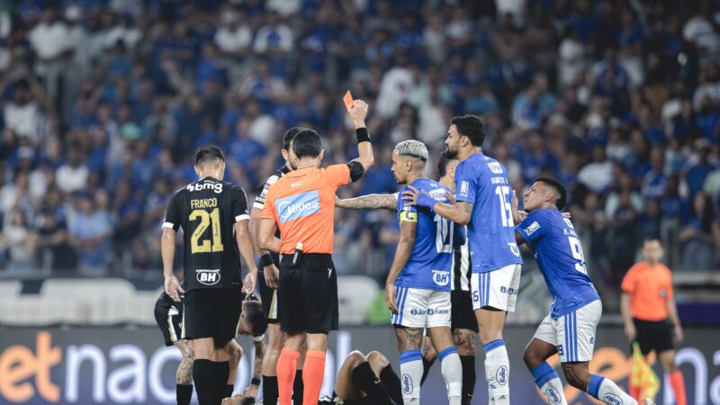 Atlético-MG e Cruzeiro lideram ranking de expulsões entre os times da Série A; veja