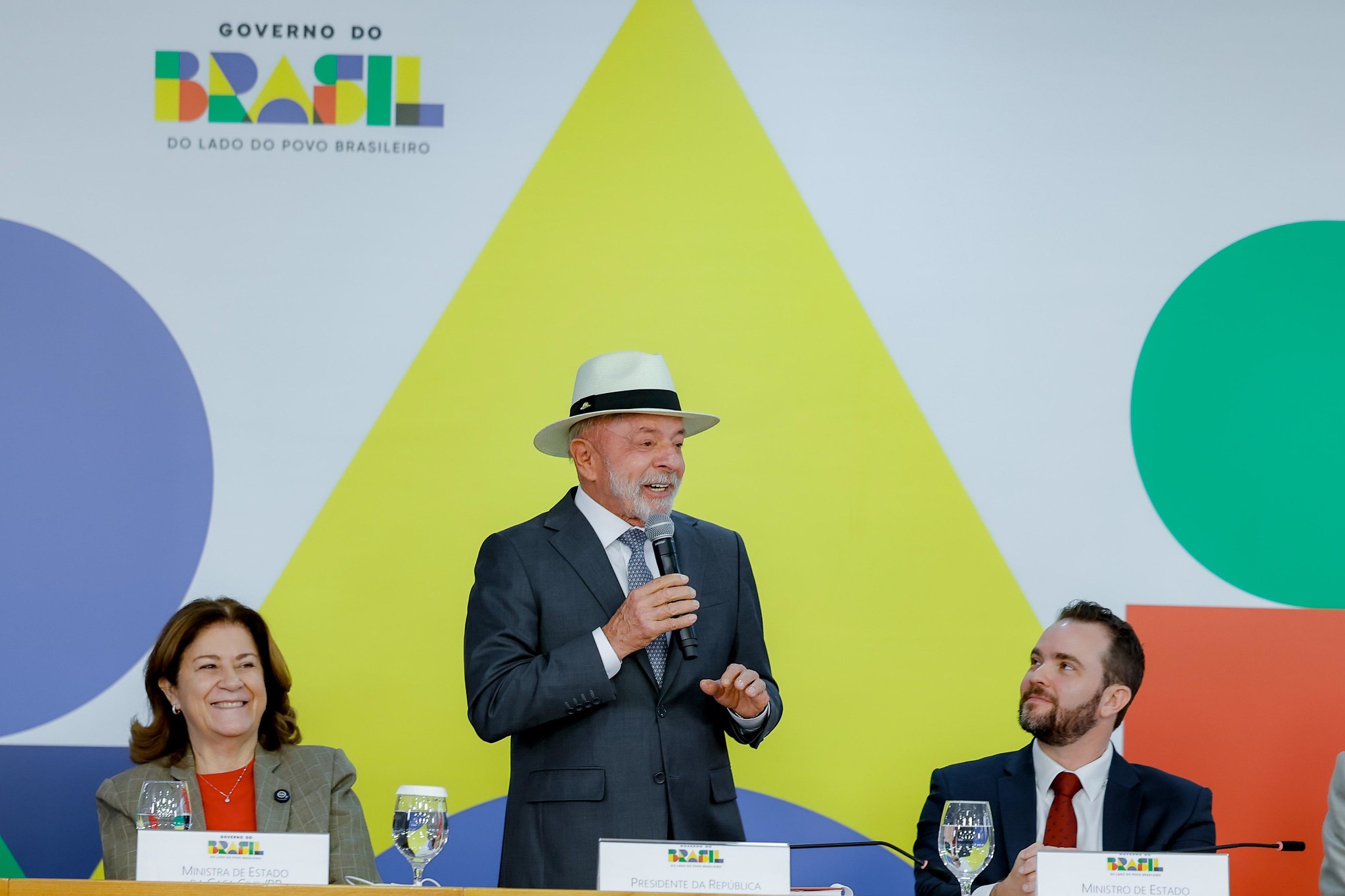 Quaest: 38% consideram que Desenrola vai ajudar muito as famílias endividadas e 27% acham que vai ajudar pouco
