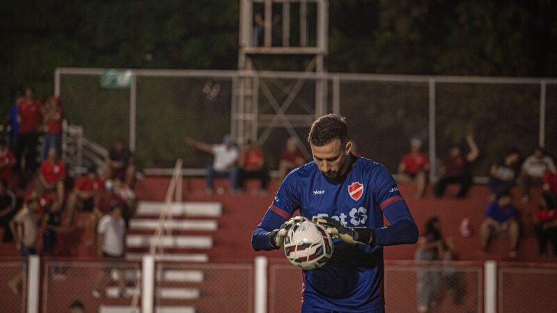 Helton Leite lamenta atuação do Vila no clássico e mira reação contra o Avaí