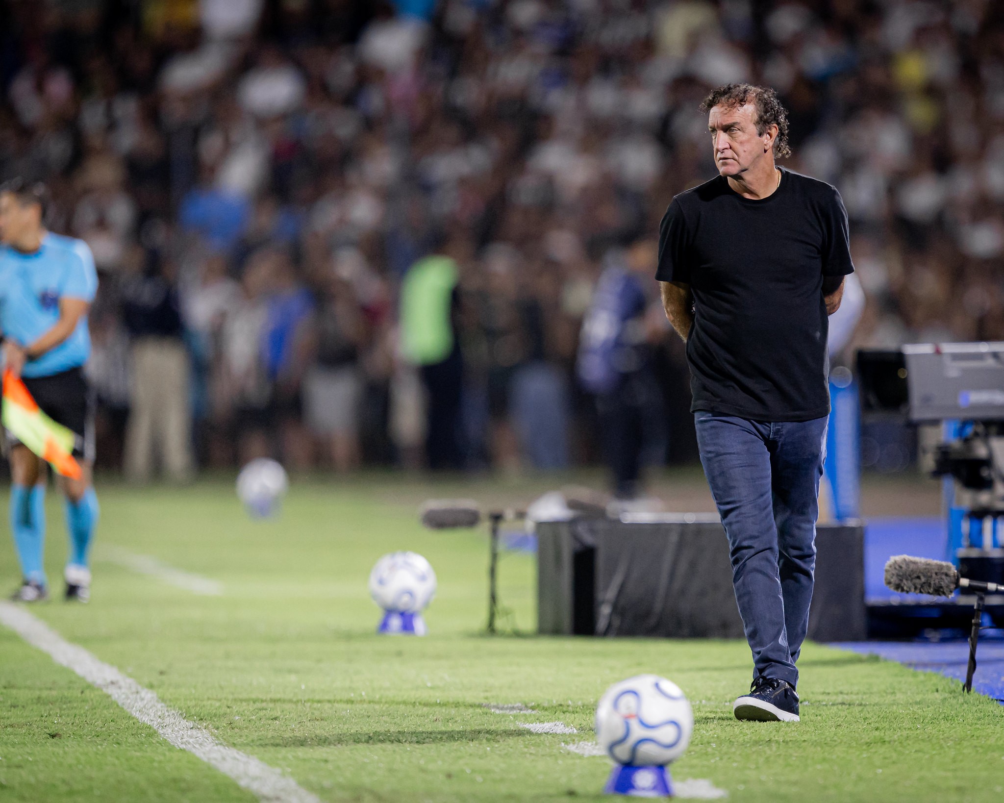 Cuca critica Gabigol e lamenta confusão entre Neymar e Robinho Jr. no Santos: “Não pode passar pano”