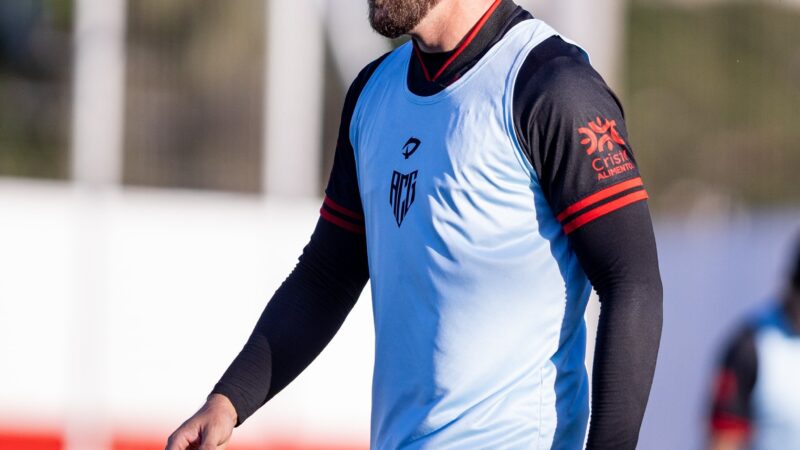 Bruno José deve ser novidade no ataque do Atlético-GO