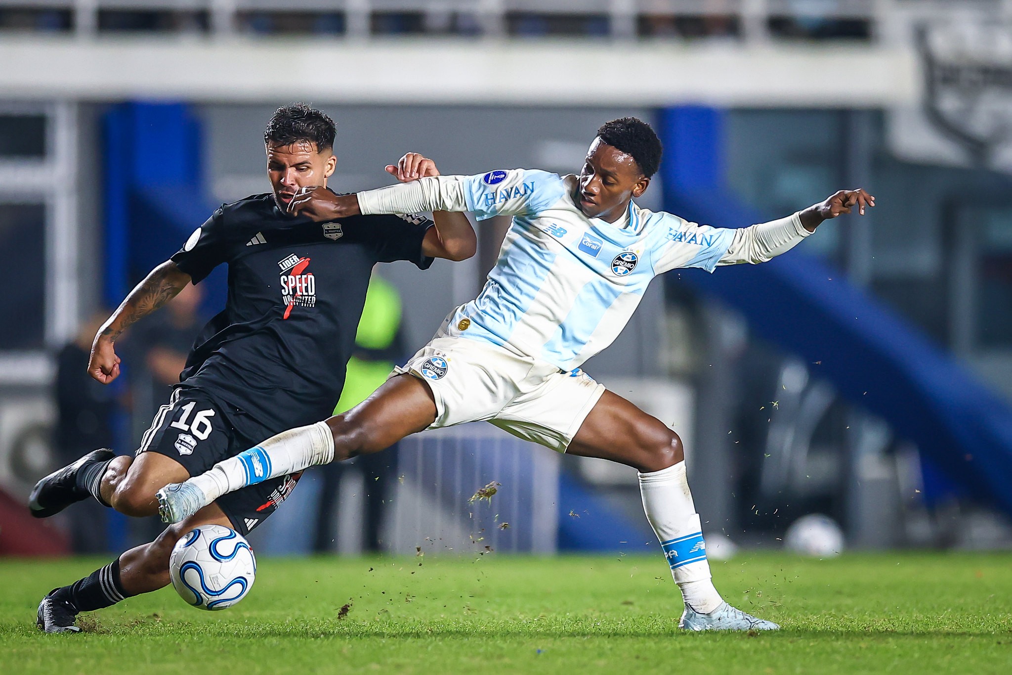 Grêmio encaminha renovação com Gabriel Mec; veja o tempo de contrato