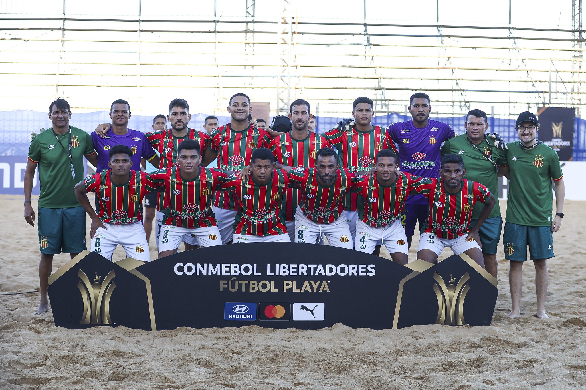Sampaio encara Dávila-CHI em busca da vaga na final da Libertadores de Beach Soccer