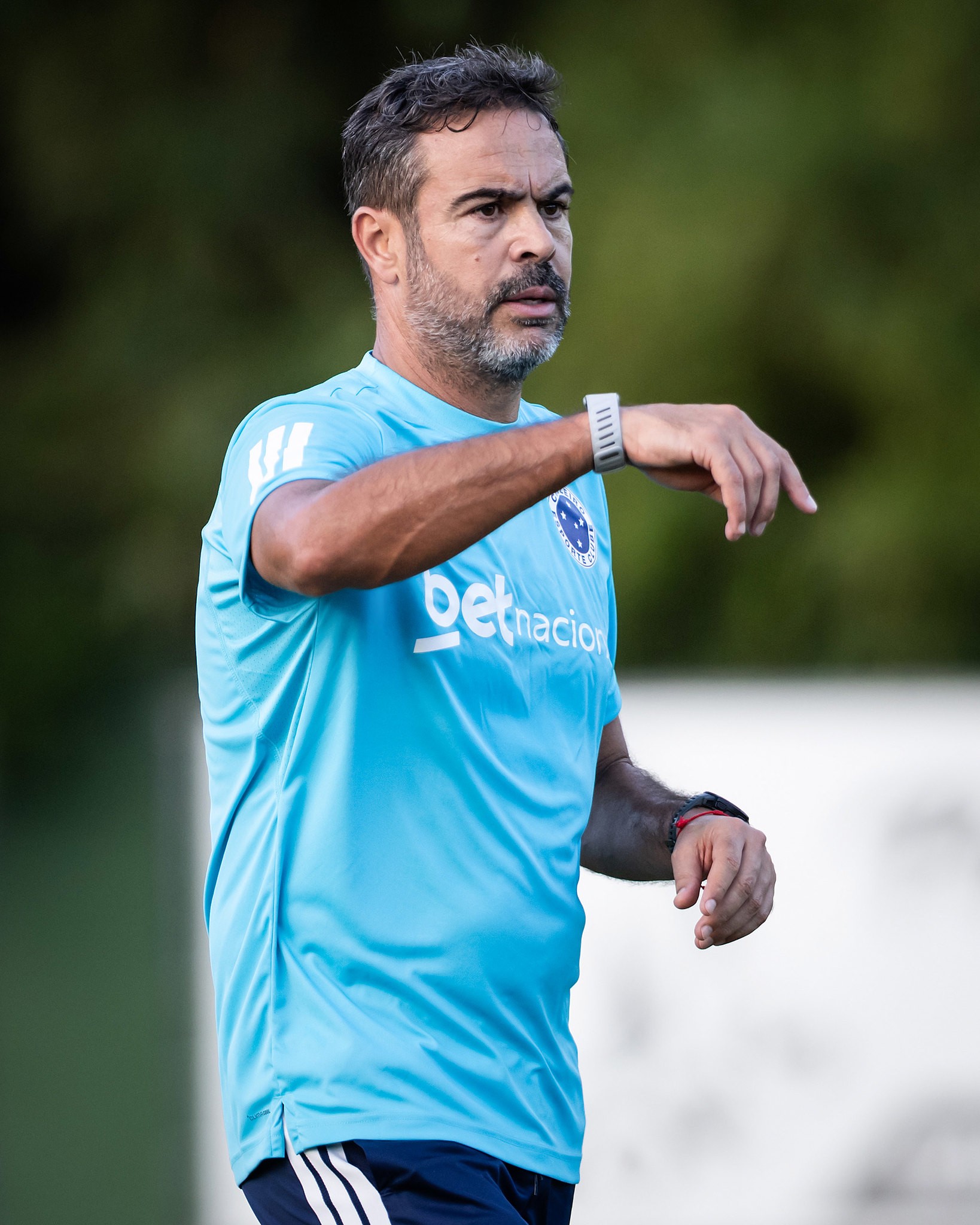 Escalação do Cruzeiro: Artur Jorge promove volta de quarteto titular contra o Goiás; veja provável time