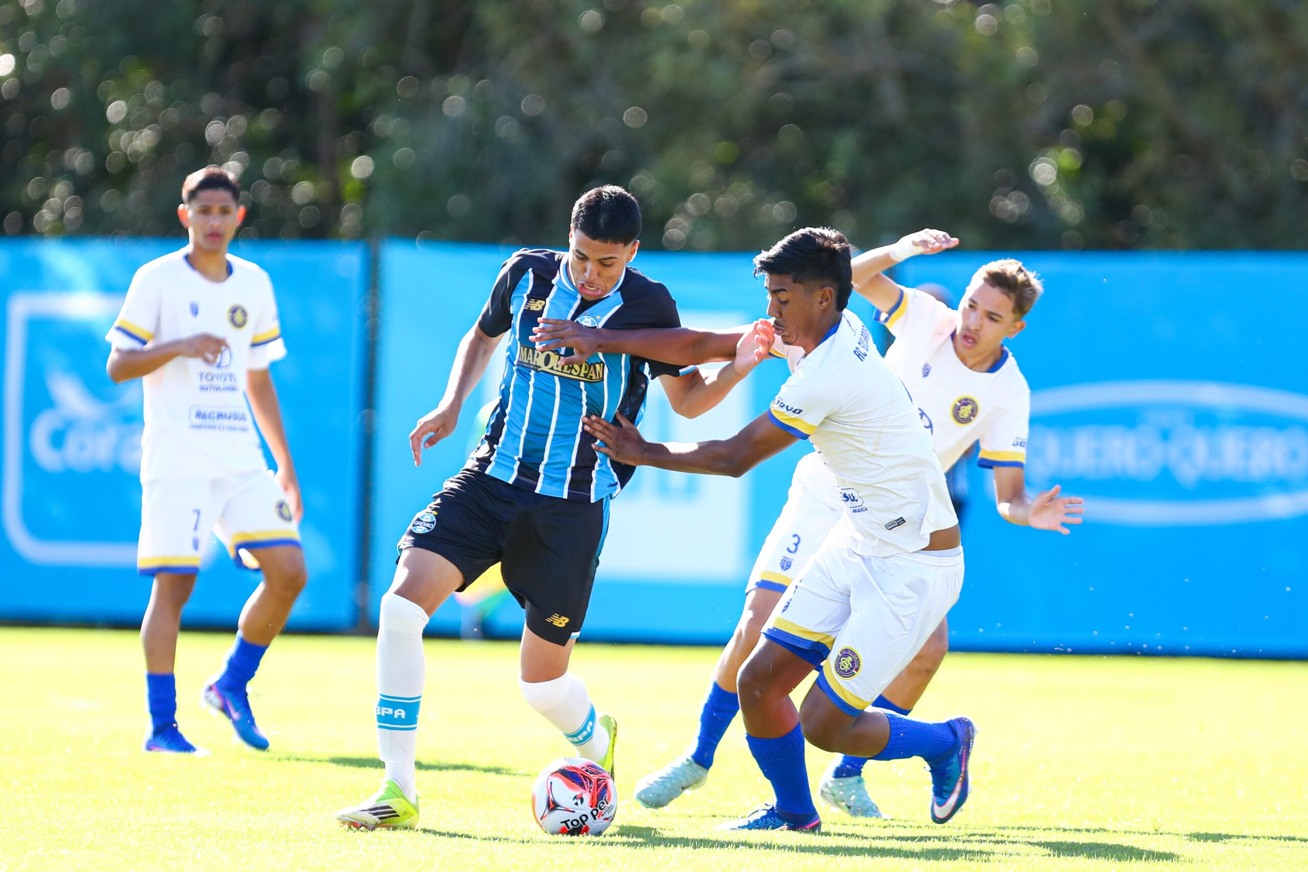 Vitória do Grêmio sobre SulBrasil no Gauchão Sub-17 tem briga e voadora; veja a confusão