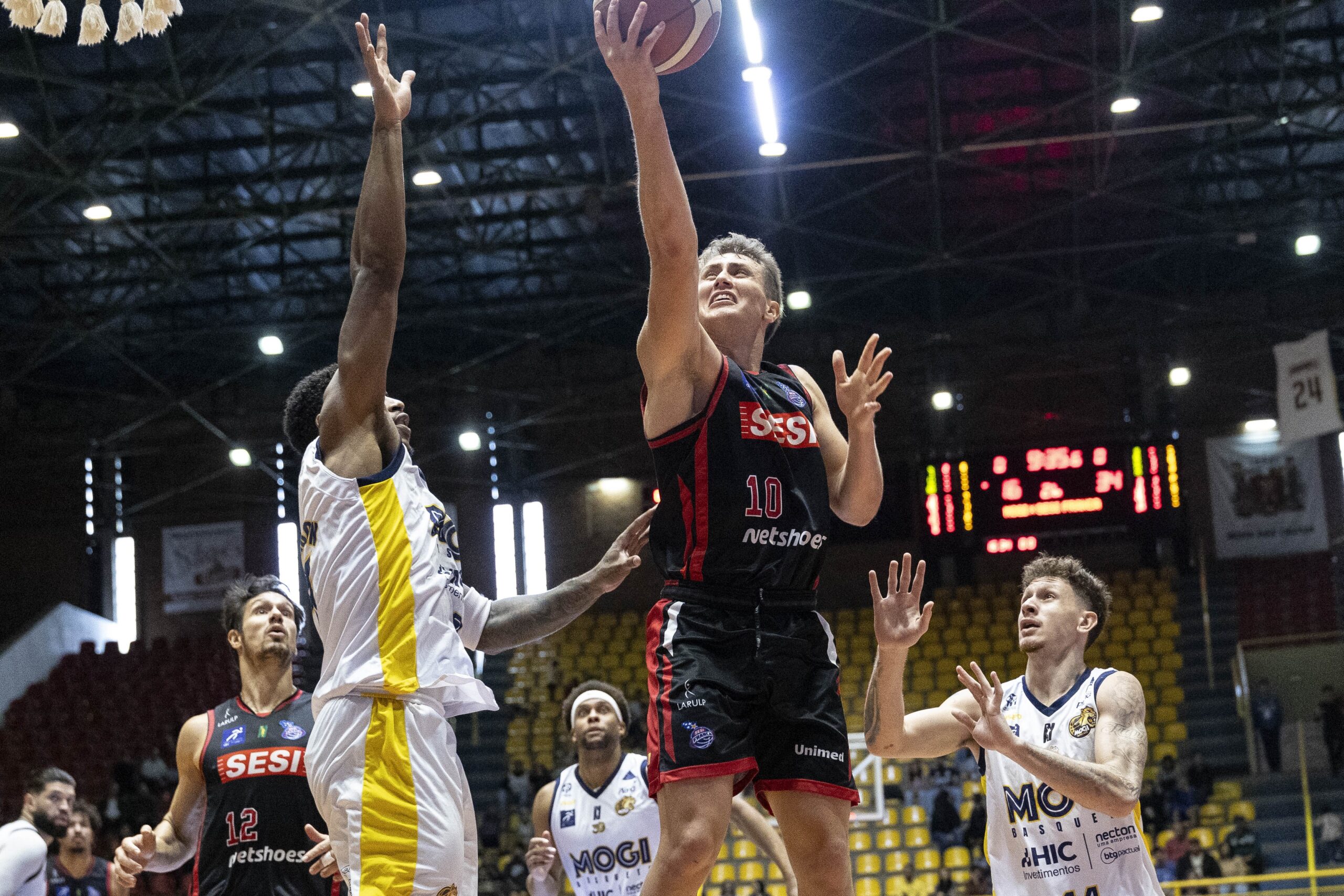 Franca x Mogi no jogo 4 das quartas de final do NBB: onde assistir ao vivo e horário