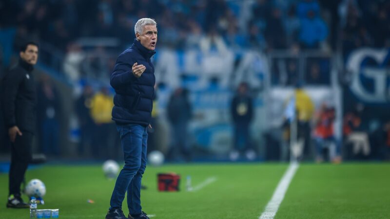 Luís Castro admite desconforto com Grêmio no Z-4: “Situação dura”