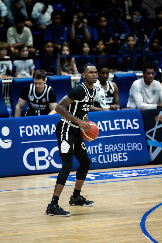 Corinthians garante vaga inédita na semifinal do NBB após virada sobre o Minas