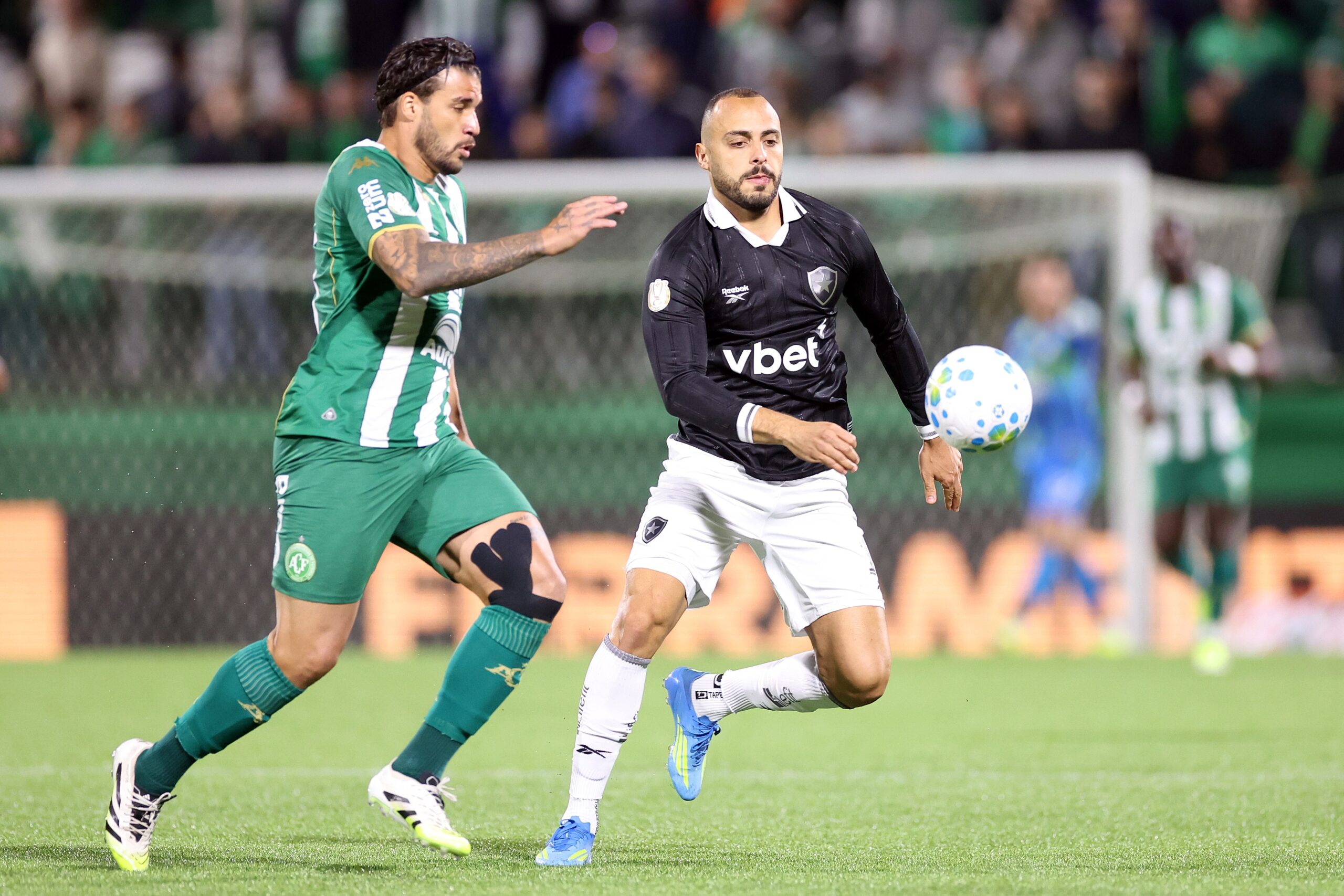 Com um gol em dez jogos, atacantes vivem má fase e escancaram momento ruim do Botafogo