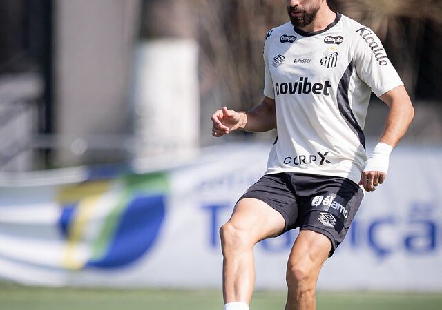 Escalação do Santos: Luan Peres e Escobar não treinam, mas devem reforçar time contra o Grêmio