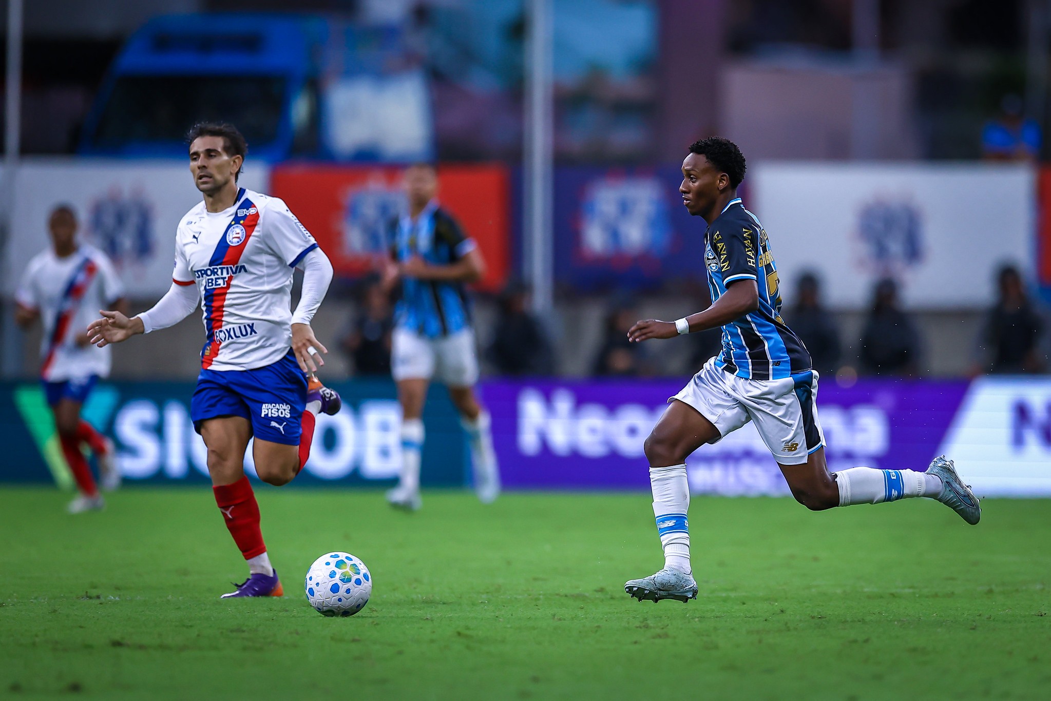 Grêmio tem mais três desfalques contra o Santos, mas conta com reforços