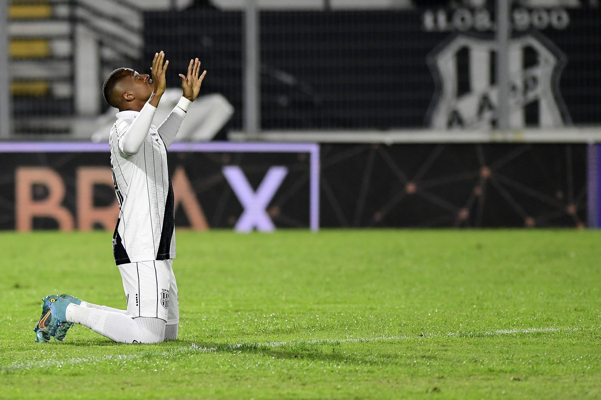 Análise: da diretoria ao campo, Ponte acumula erros e tem permanência na Série B como lucro