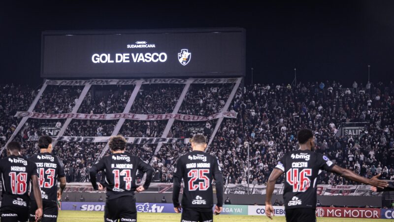 Vasco vive sina de cartões em 2026 e lida com jogador expulso pelo terceiro jogo seguido
