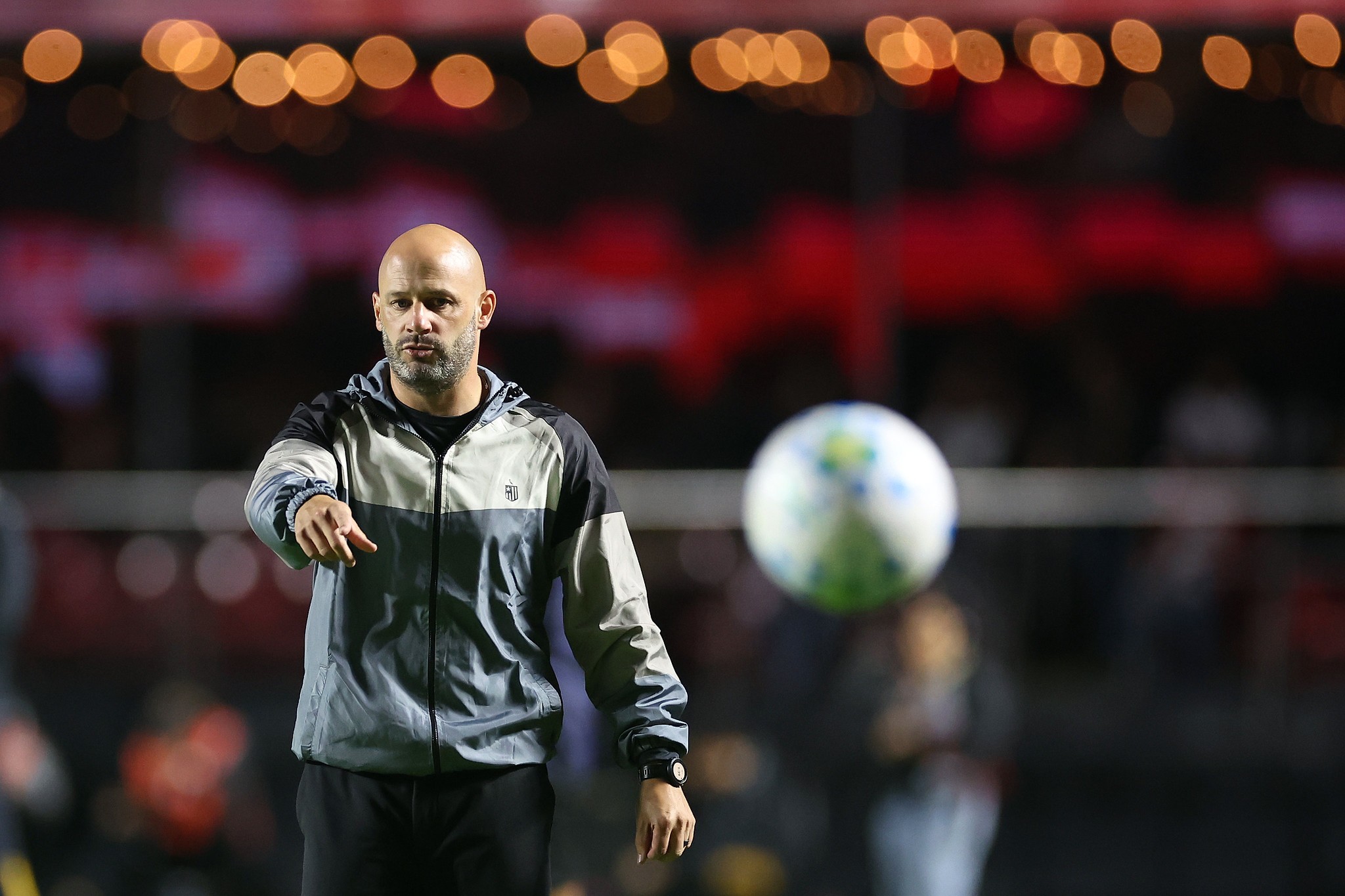 Botafogo faz último jogo antes da Copa em meio a incertezas sobre o segundo semestre
