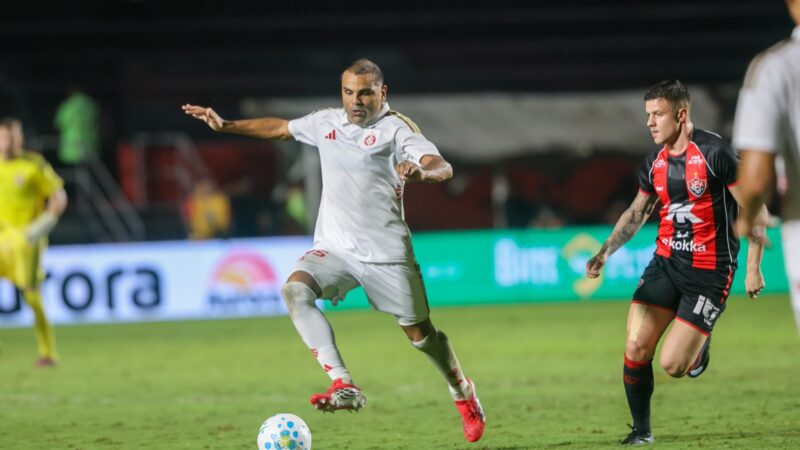 Inter volta a sofrer dois gols e pode ter nova mudança na defesa em último jogo antes da pausa