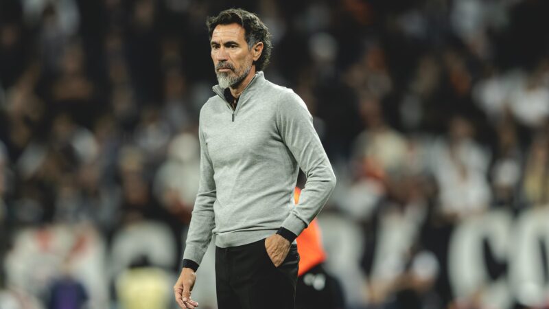 Domínguez aponta problema crônico na defesa do Atlético-MG e indica foco na janela