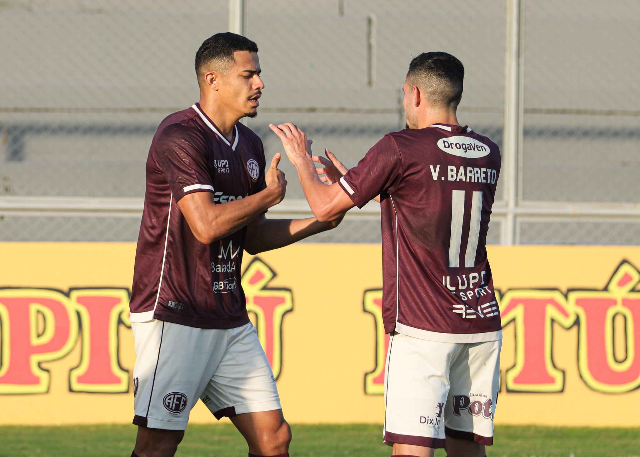 Denílson celebra bom momento após sequência de lesões na Ferroviária: “Quero distância do DM”
