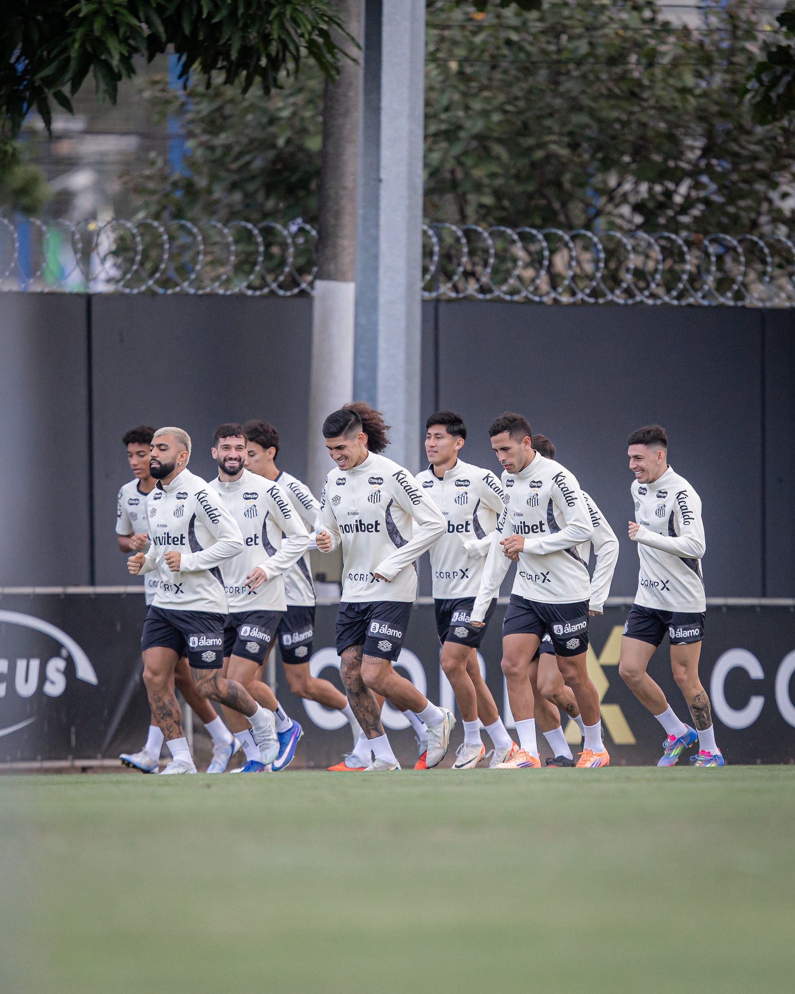 De olho em janela e reformulação, Santos faz último jogo antes de pausa para fugir do Z-4