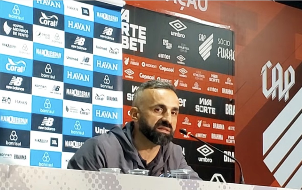 Auxiliar explica escolhas no Grêmio e contesta visão sobre jejum como visitante